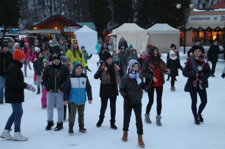 Uczestnicy tańca na śniegu